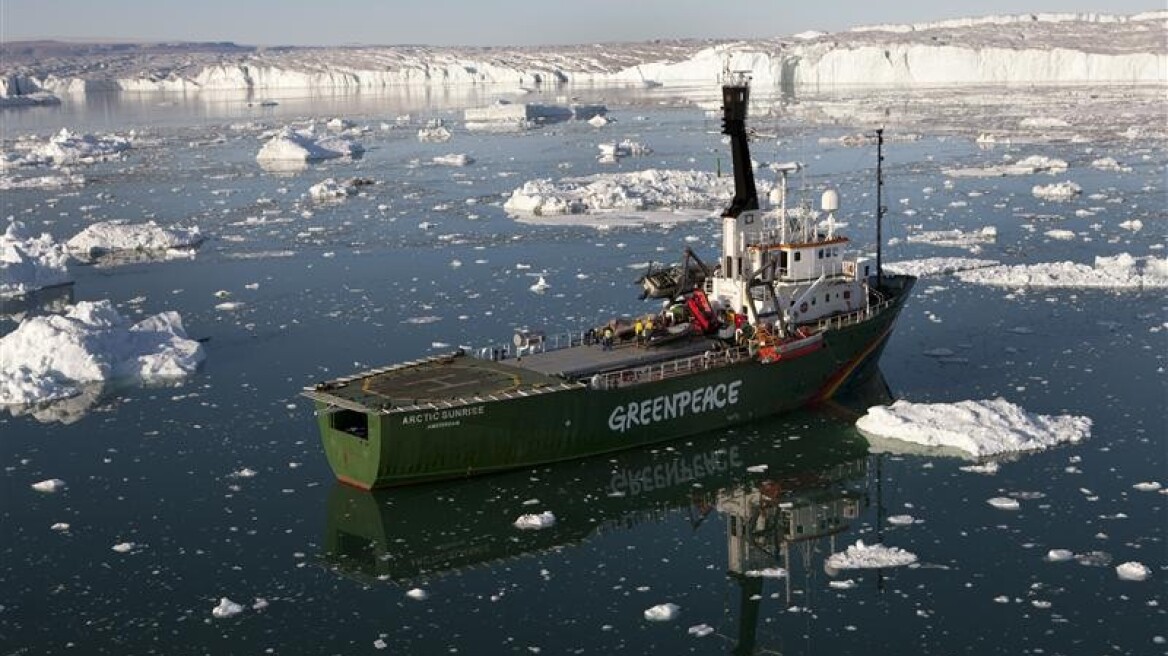 Επέμβαση των ρωσικών αρχών σε πλοίο της Greenpeace-Συνέλαβαν 25 ακτιβιστές 