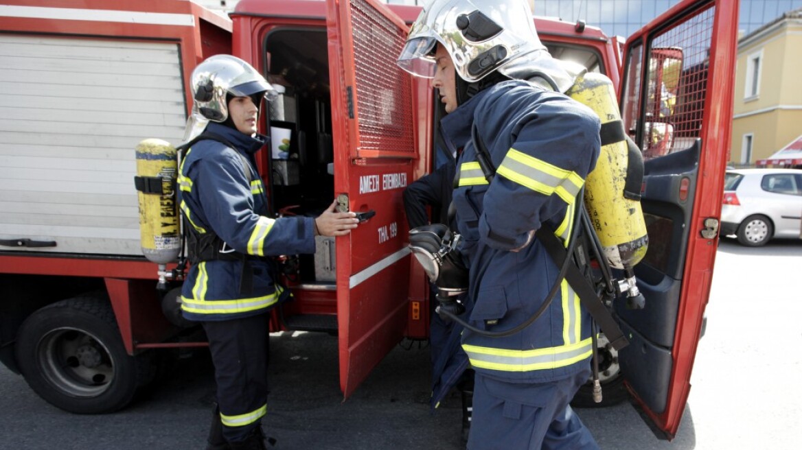 Εύβοια: Φωτιά σε διαμέρισμα από βραχυκύκλωμα σε ψυγείο