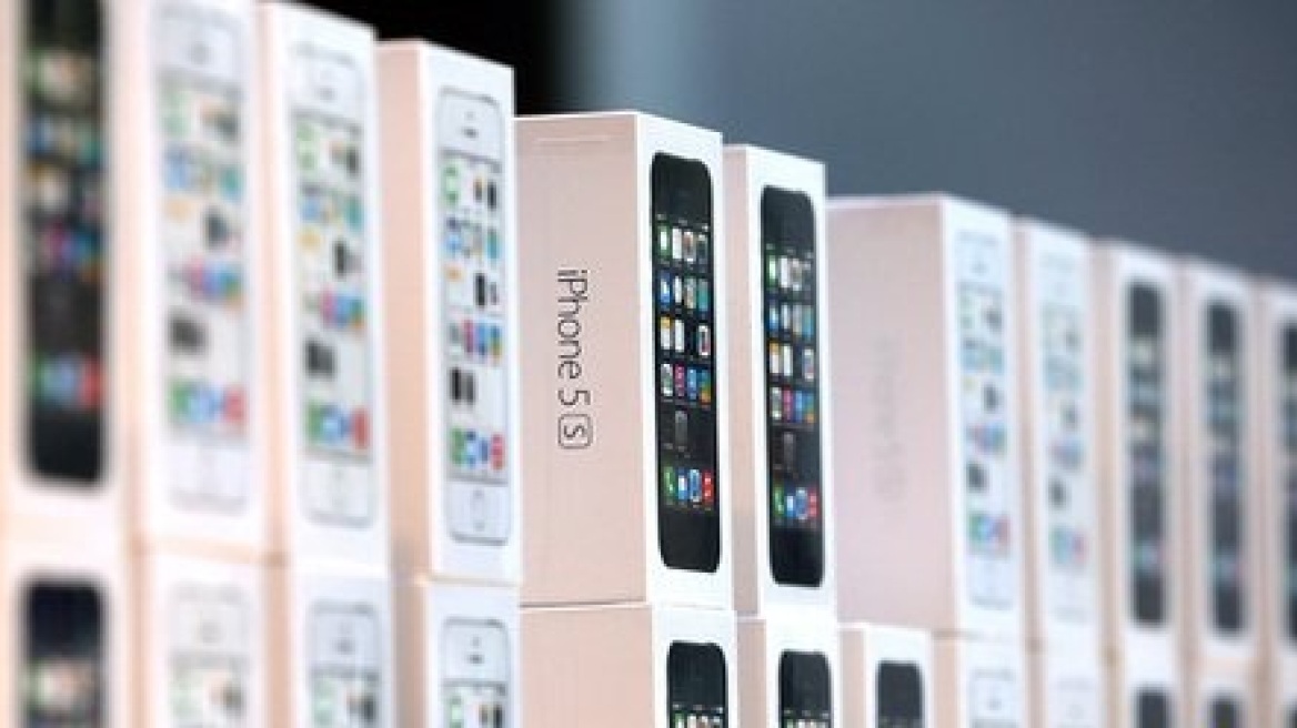 Σάρωσαν την αγορά τα νέα iPhone 5S και 5C με 9 εκατ. πωλήσεις