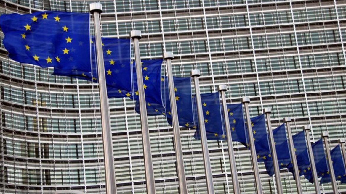 European Commission: Greece shifts from consumption to investments