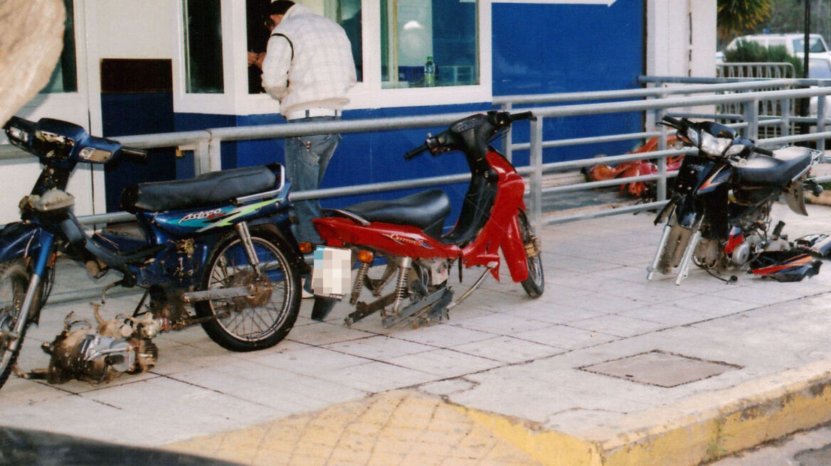 Καβάλα: Έκλεβαν μηχανάκια και τα πουλούσαν για ανταλλακτικά