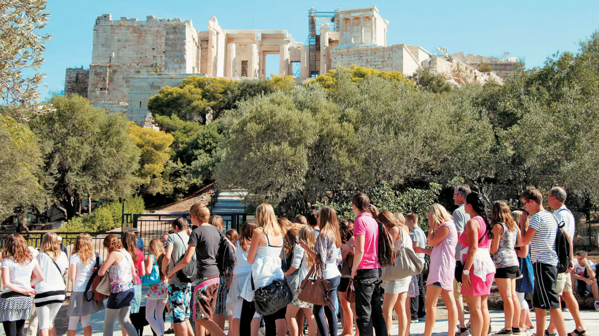 Οι τουρίστες στην Αθήνα ξοδεύουν 64 ευρώ καθημερινά