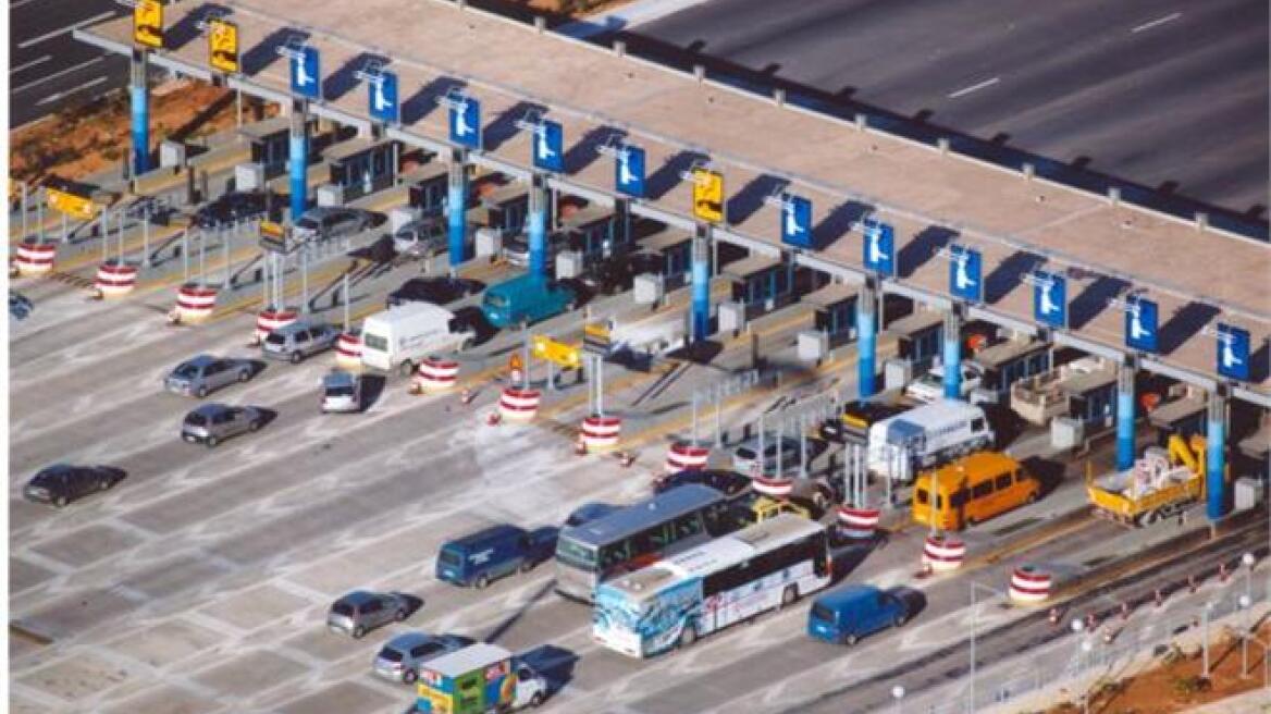 Αντιδράσεις βουλευτών για το e-pass: «Ας μην δίνουμε δικαιώματα...»