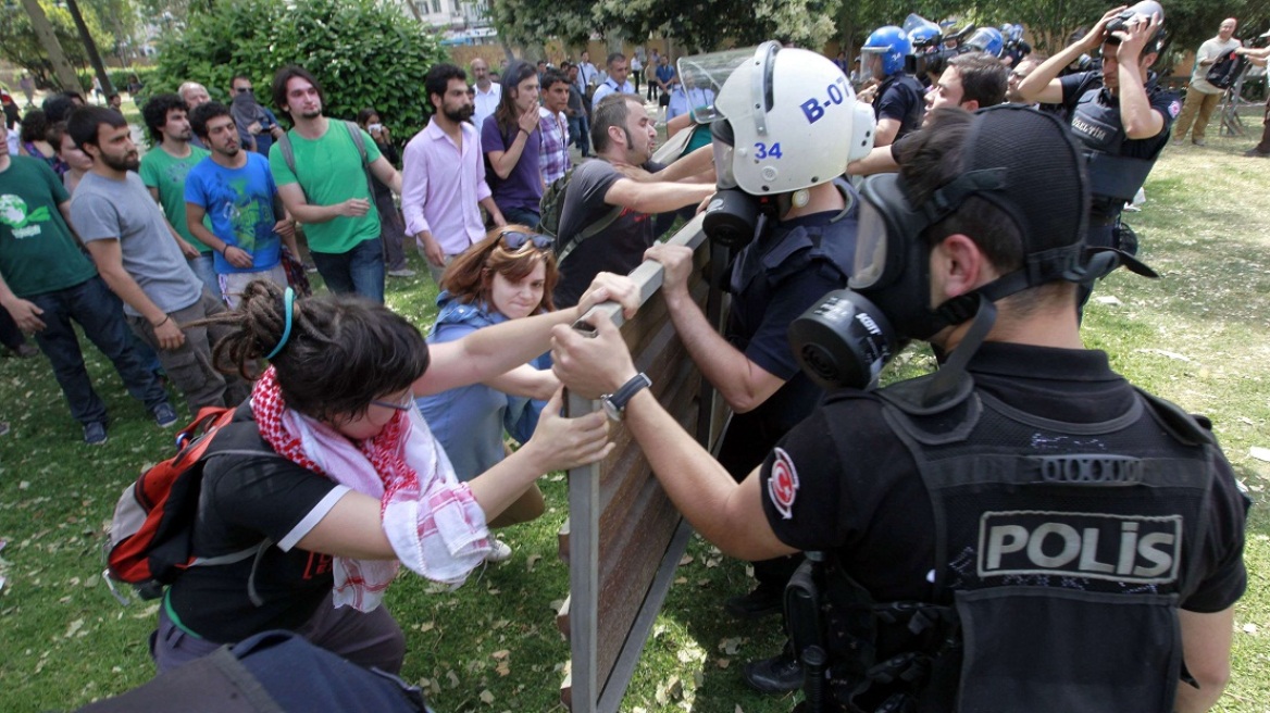 Τουρκία: «Τιμώρησαν» διευθυντές γιατί άφησαν τους μαθητές να διαδηλώσουν στο πάρκο Γκεζί