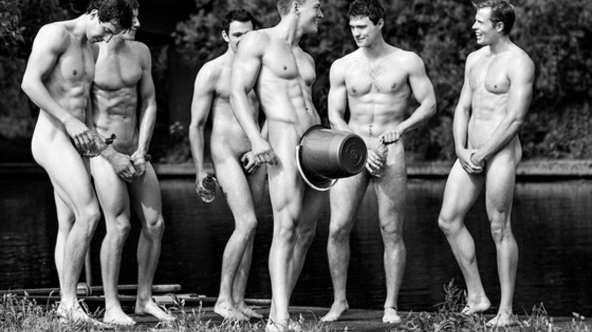 Η ομάδα κωπηλασίας Warwick Rowers της Βρετανίας γυμνή για φιλανθρωπικούς σκοπούς