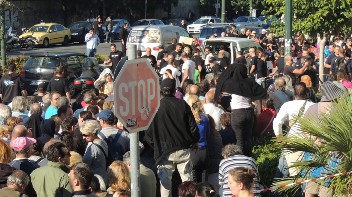 Χωρίς ... "παρατράγουδα" οι διανομές τροφίμων της Χρυσής Αυγής