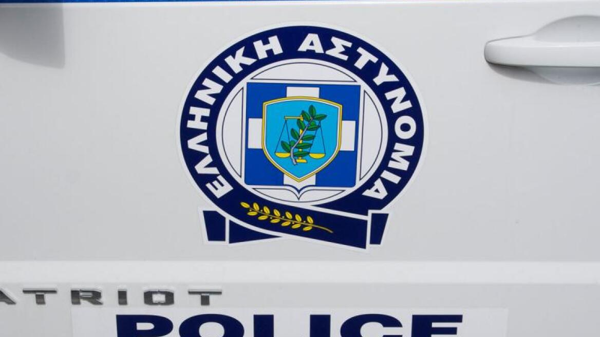 Έλληνες και αλλοδαποί κυκλοφορούσαν με όπλα