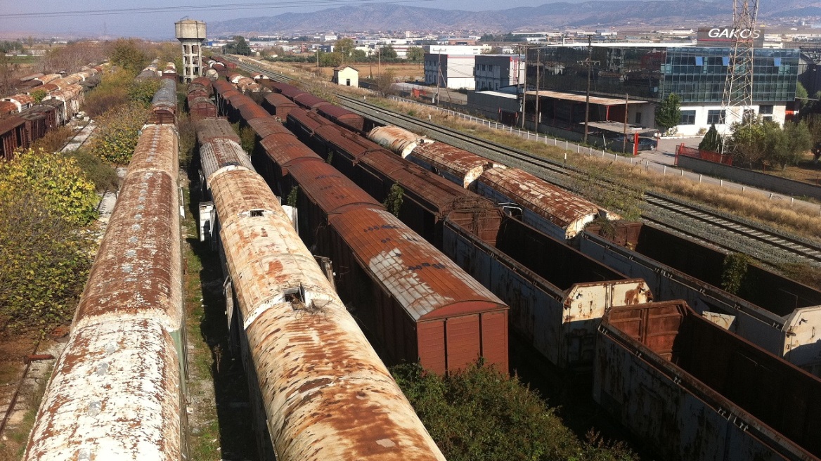 Θεσσαλονίκη: Δείτε φωτογραφίες από το «νεκροταφείο» τρένων στη Νέα Ιωνία