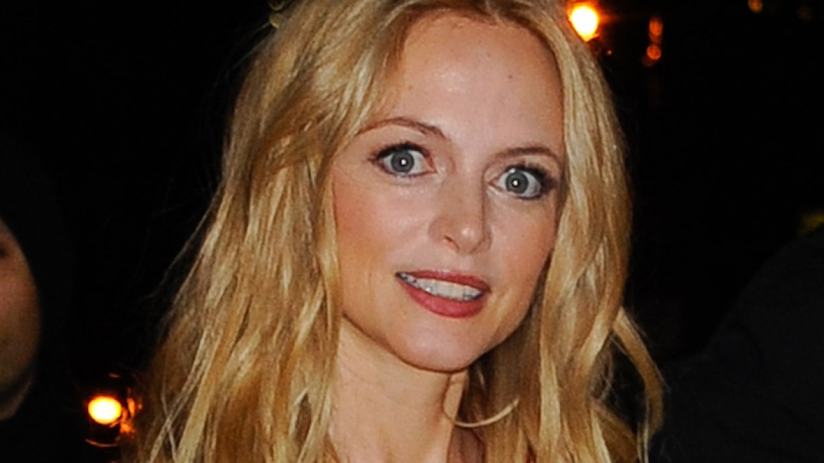 Heather Graham: Με ένα σέξι δερμάτινο κόκκινο φόρεμα