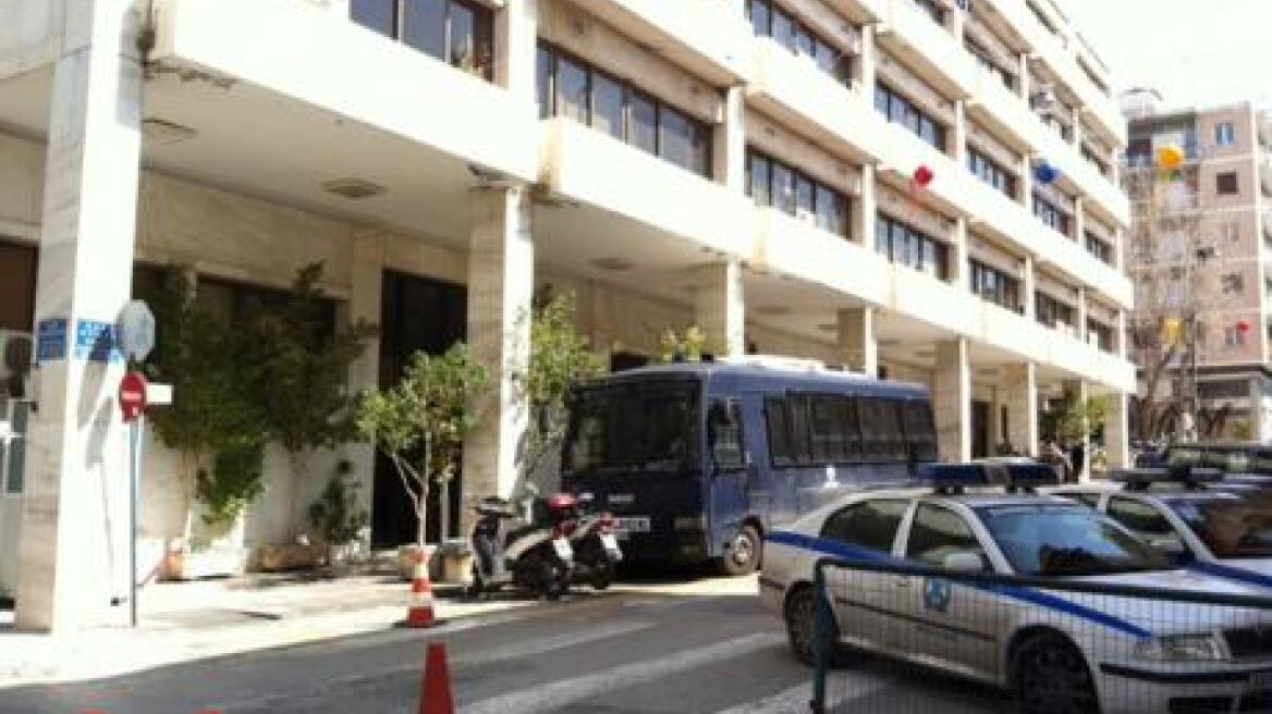 Έβγαιναν από το στρατόπεδο κι έκαναν ληστείες