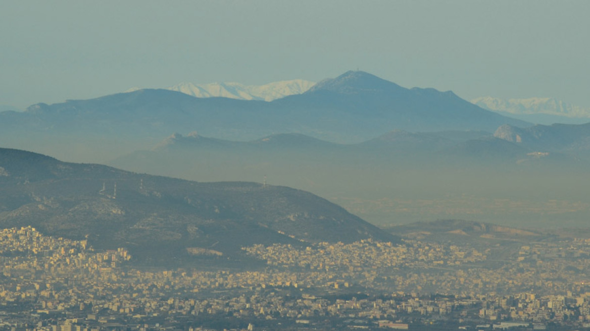 Χριστούγεννα με έκτακτα μέτρα για τα τζάκια