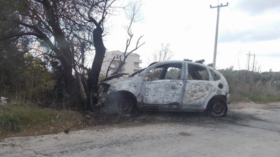 Βρέθηκε καμένο το αυτοκίνητο των ληστών