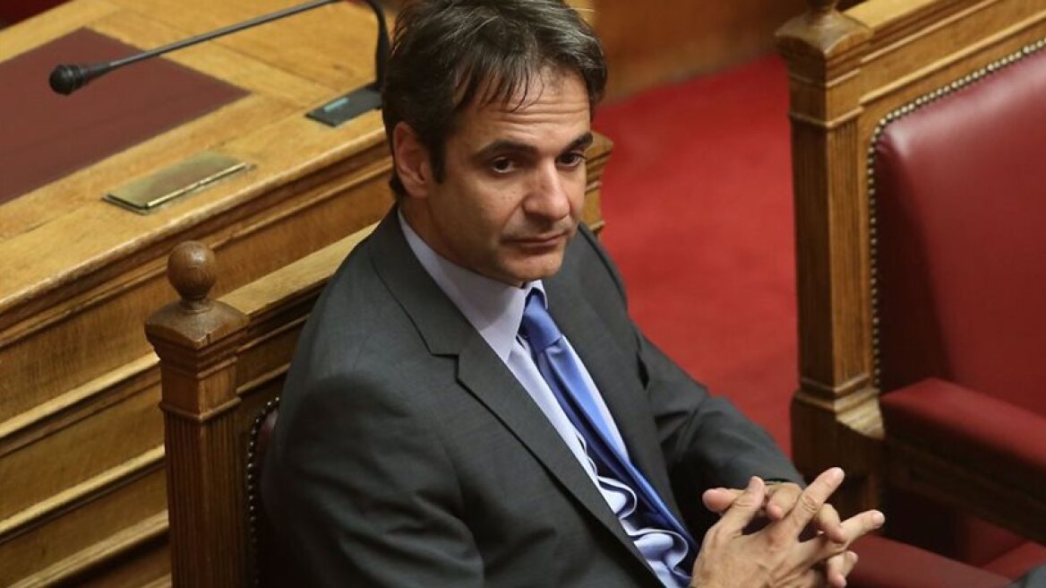 Mitsotakis: No more horizontal cuts - 15,000 layoffs in 2014