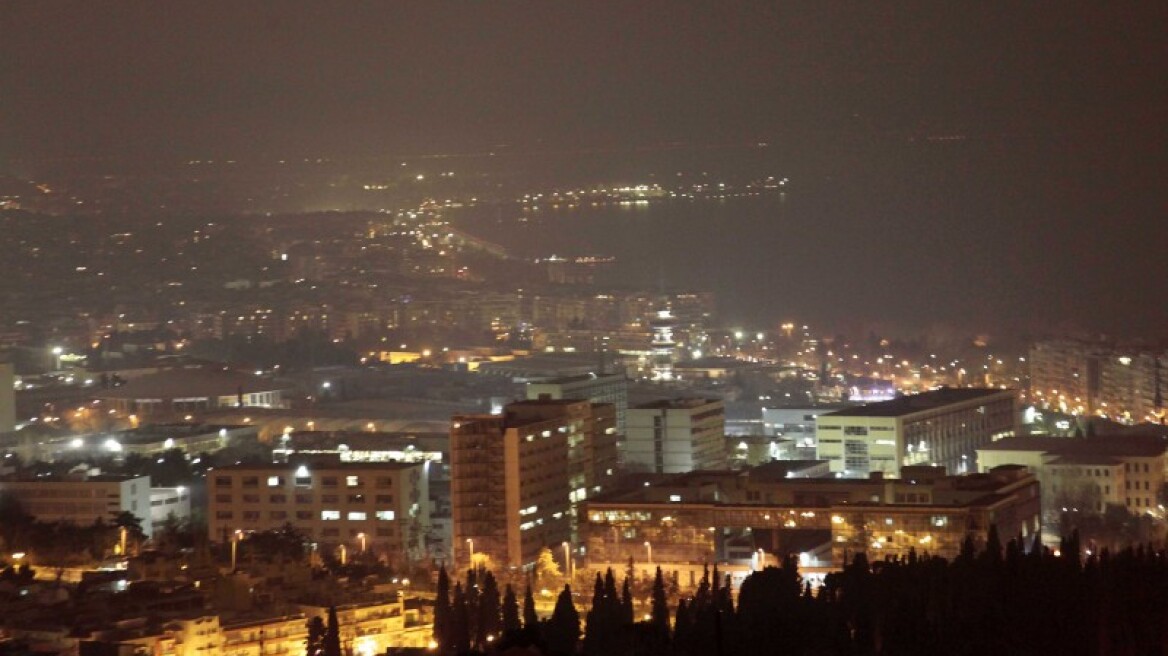 Φύσηξε νοτιάς και... καθάρισε η ατμόσφαιρα της Θεσσαλονίκης 