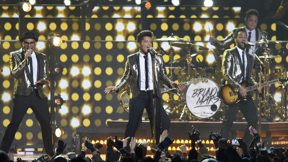 Super Bowl: Δείτε το εκπληκτικό σόου από Bruno Mars και Red Hot Chilli Peppers στο ημίχρονο του αγώνα