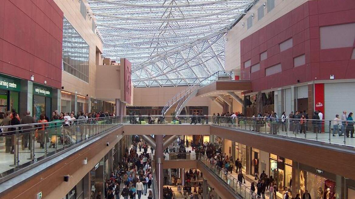 Ψήφο στα malls και τα πολυκαταστήματα δίνουν οι Έλληνες μέσα στην κρίση