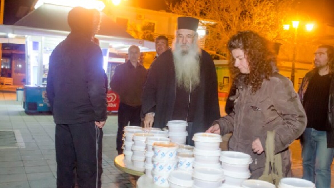 "Αποστολή" 7,5 τόνων τροφίμων και 36 τόνων νερού στην Κεφαλονιά