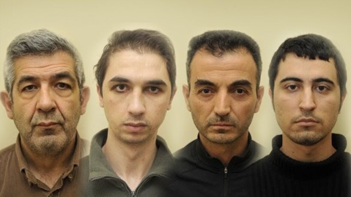 The four Turks that were hiding weapons in Athens were led to prison