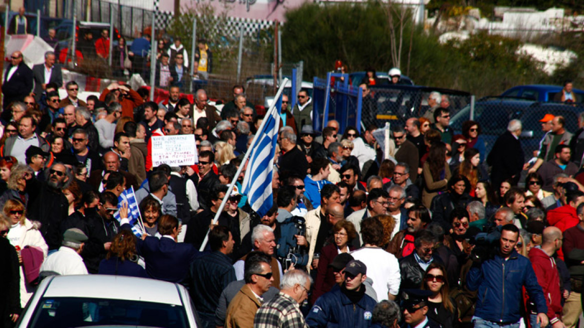 Οι κάτοικοι του Ωρωπού σήκωσαν τις μπάρες των διοδίων