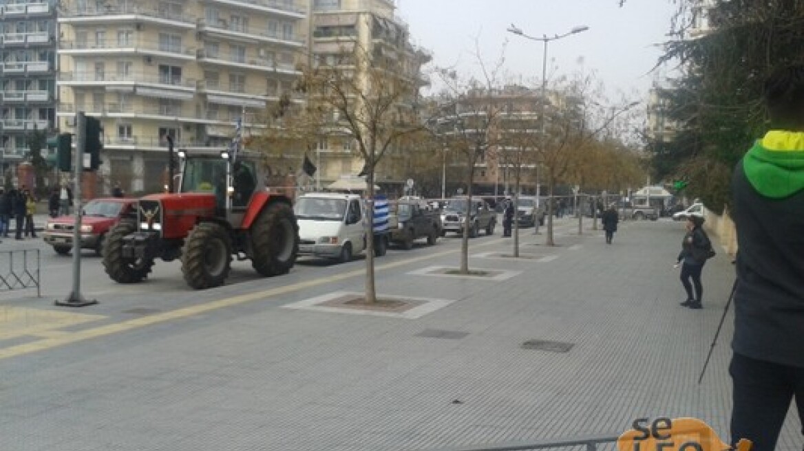 Ολοκληρώθηκε η κινητοποίηση των αγροτών έξω από το ΥΜΑΘ