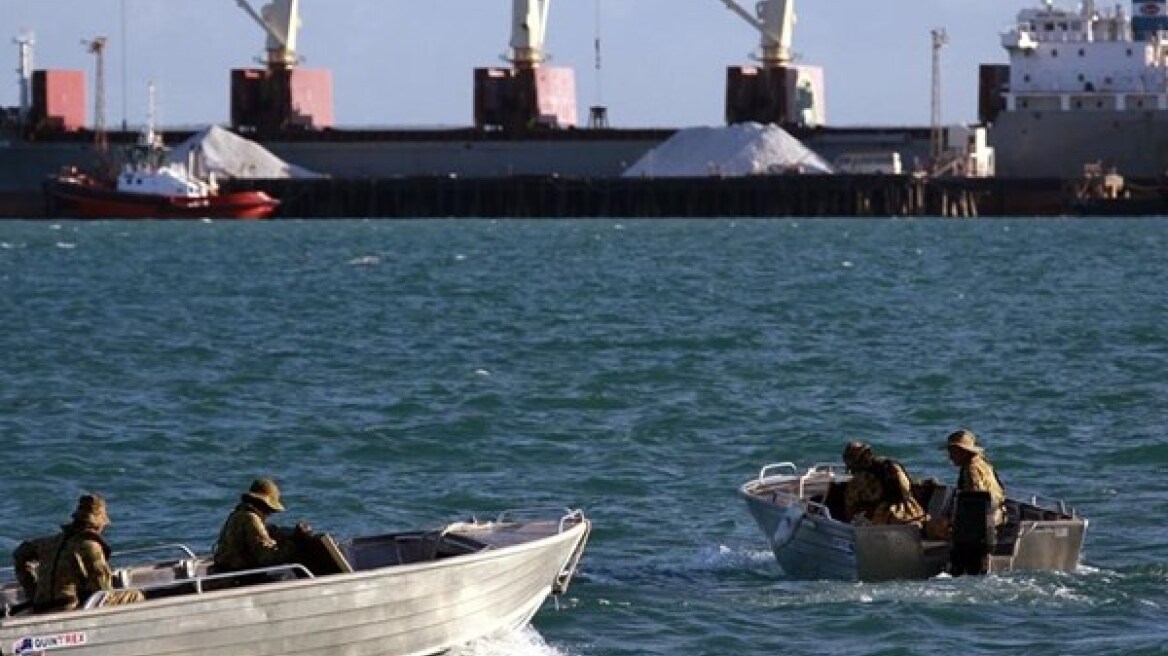 Λιβύη: Εξάγουν πετρέλαιο οι αντάρτες - Με βομβαρδισμό απειλεί η κυβέρνηση