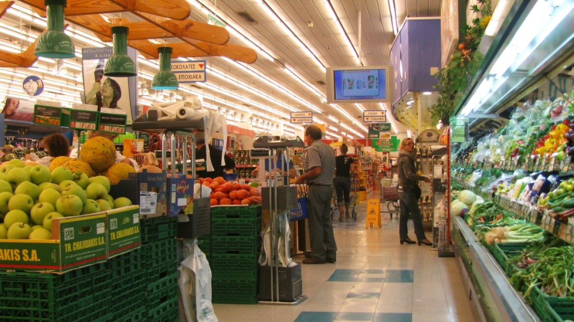 Σέρρες: Άδειαζαν τα ράφια του σούπερ μάρκετ