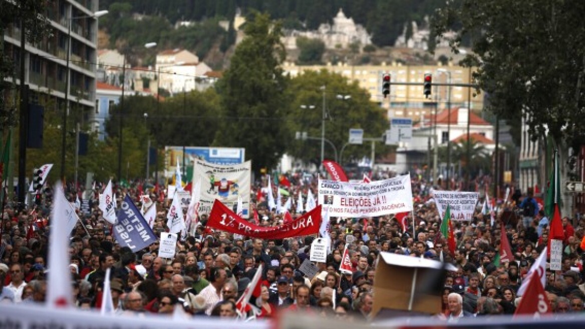 Χιλιάδες Πορτογάλοι στρατιωτικοί διαδήλωσαν για να καταγγείλουν τη λιτότητα