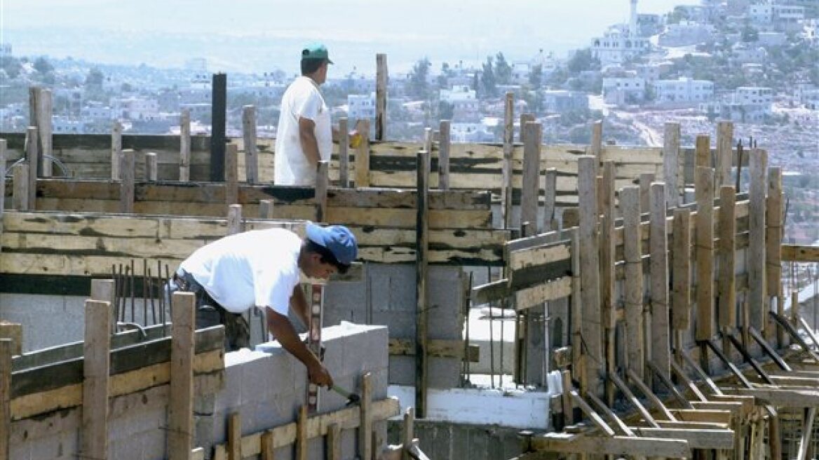 ΕΛΣΤΑΤ: Αυξήθηκε η παραγωγή στις κατασκευές στο δ΄ τρίμηνο του 2013