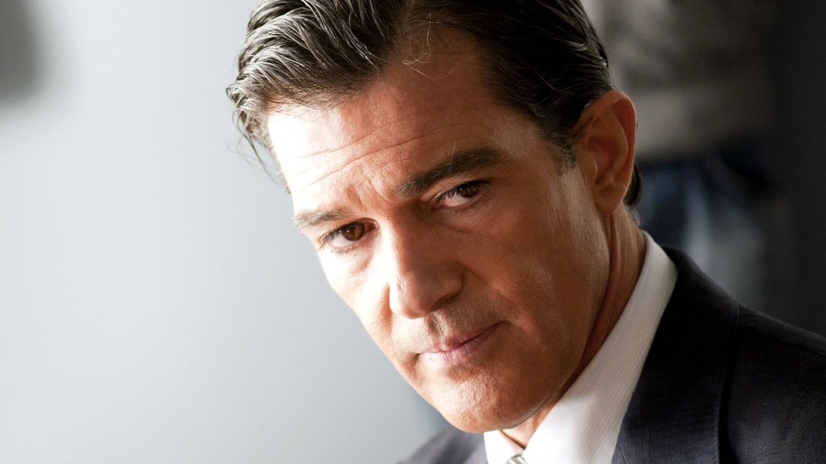 Antonio Banderas: Με μαγιό στο Twitter!