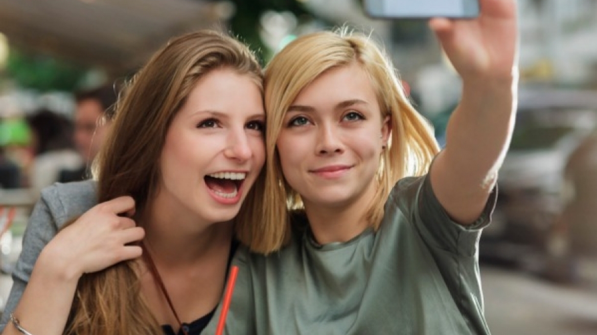 Θα έκανες πλαστική για μία καλή selfie; Και όμως, τα ποσοστά αυξάνονται