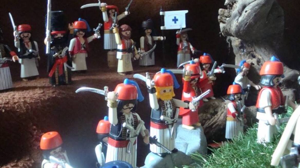 «Ζωντάνεψε» την Μάχη στα Δερβενάκια με... Playmobil  