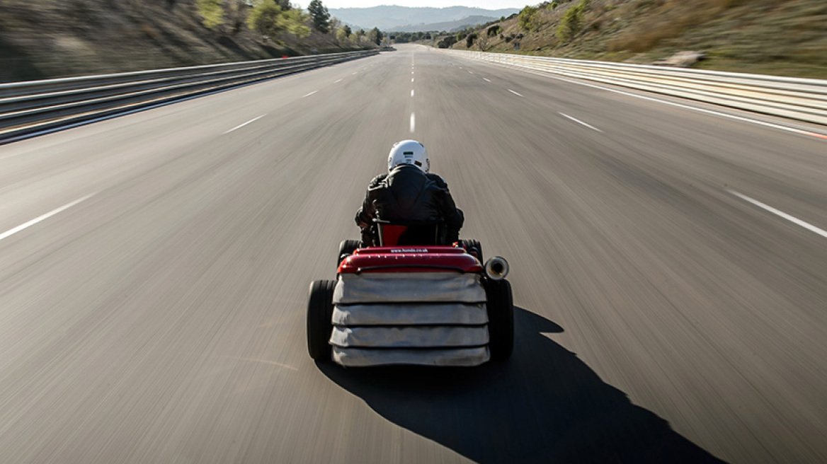 Η μηχανή του γκαζόν που έπιασε 187 km/h!