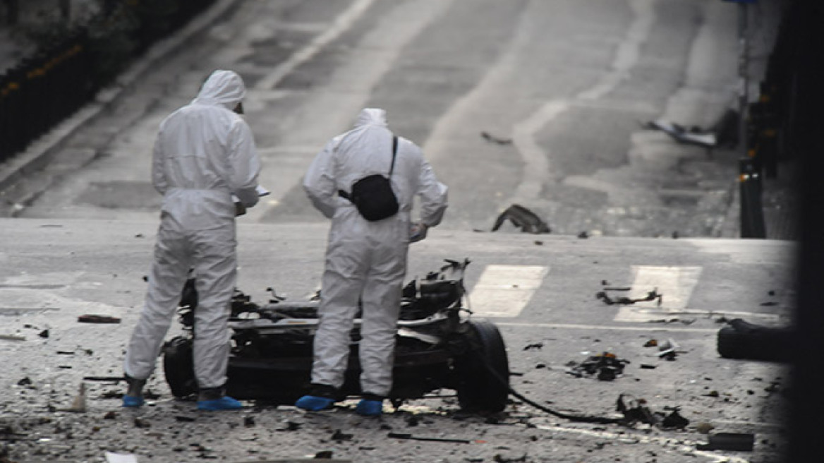 A car with 75 kg of explosives exploded in the center of Athens