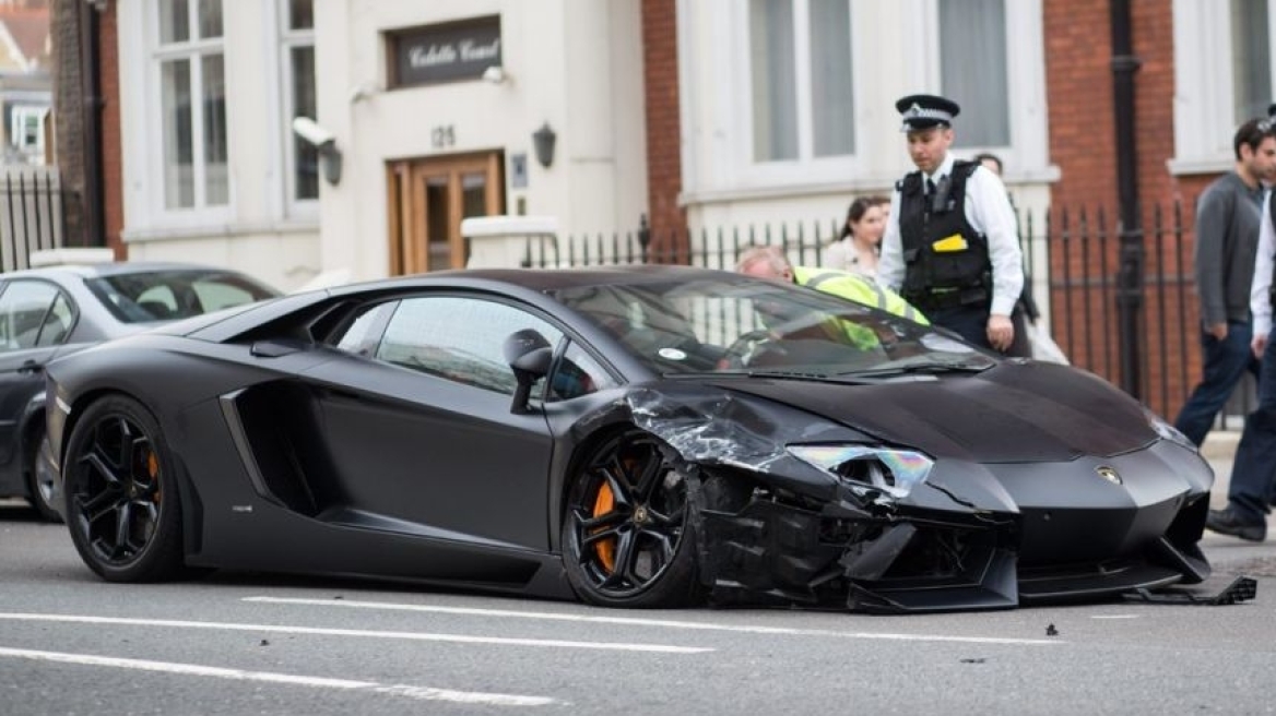 Video: Πώς να διαλύσετε μία Lamborghini