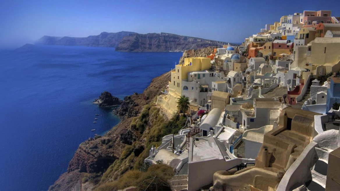 An American tourist in ICU after being injured by a firecracker in Santorini