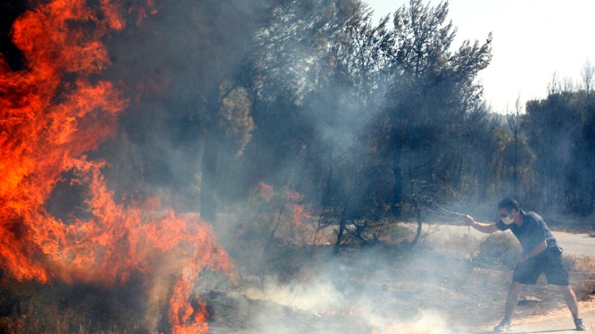 Στις φλόγες κατοικίες στη Λέσβο, ανήμερα του Πάσχα 