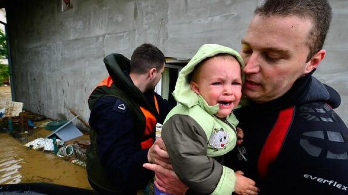 Τουλάχιστον 20 νεκροί από τις πλημμύρες σε Σερβία και Βοσνία