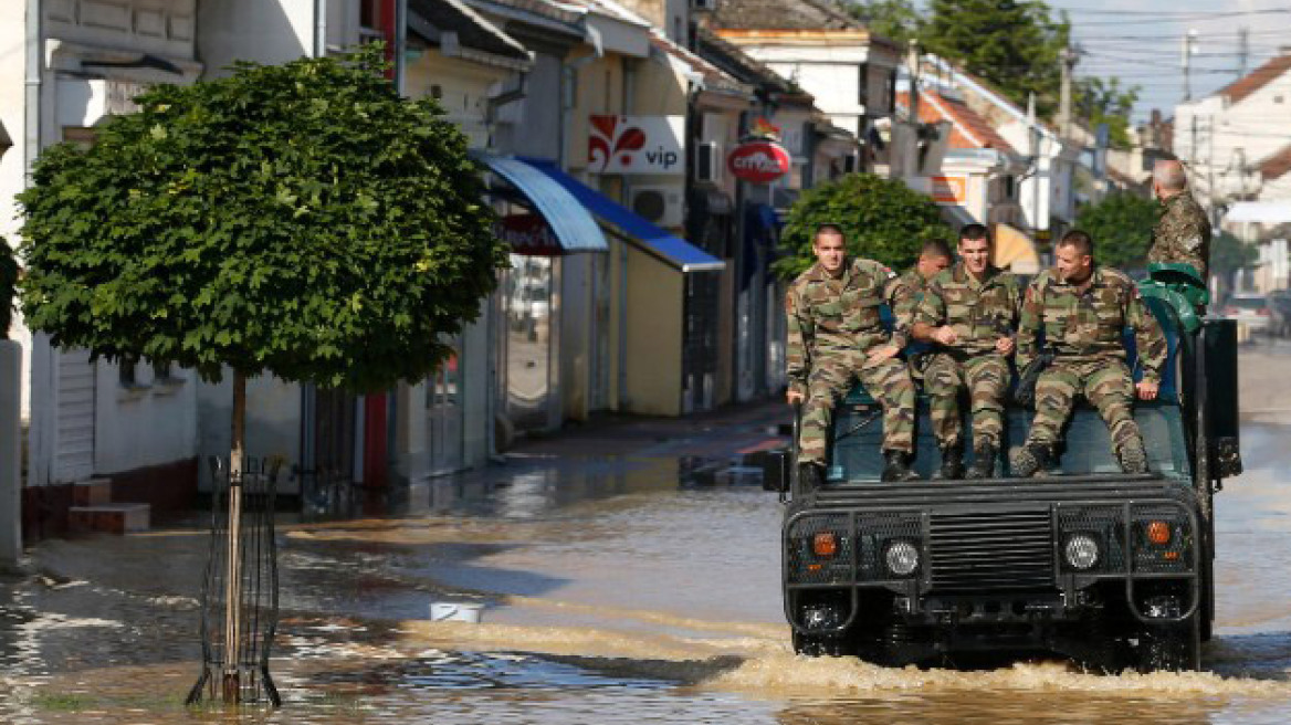 Οι πλημμύρες τώρα απειλούν το Βελιγράδι – 44 νεκροί στα Βαλκάνια