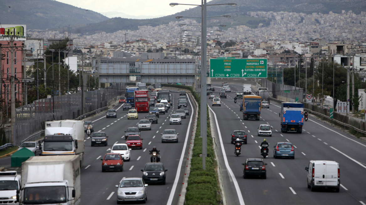 Με σύμμαχο τον καιρό οι Αθηναίοι φεύγουν για το τριήμερο του Αγίου Πνεύματος