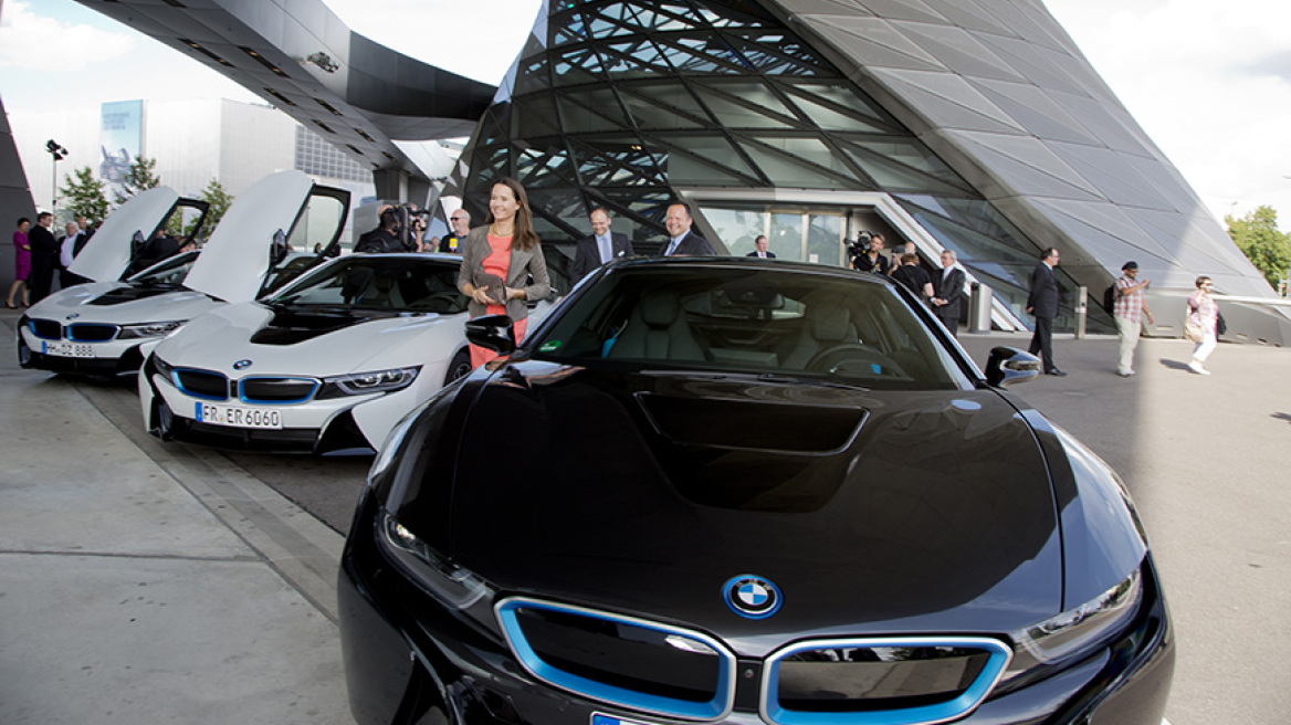 Οι παραδόσεις των πρώτων BMW i8