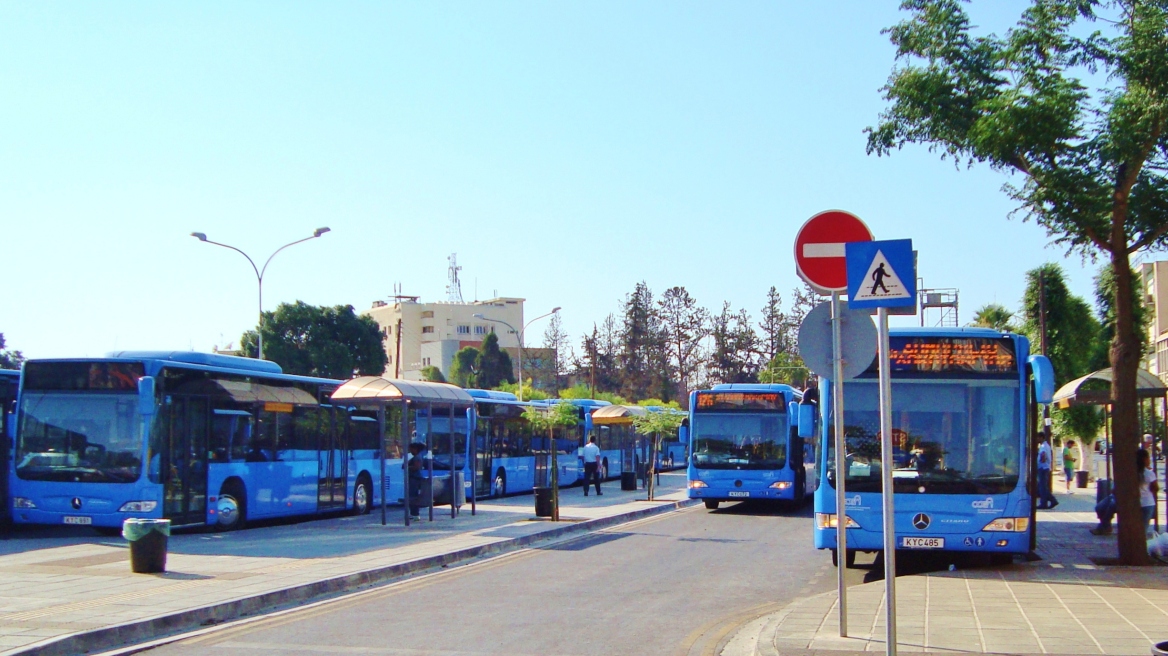 Οι Κύπριοι «σνομπάρουν» τα λεωφορεία