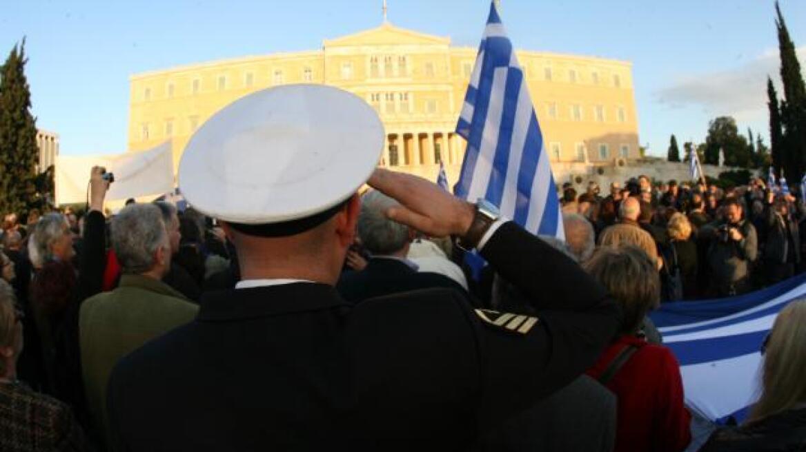 Πάνω από 30 απόστρατοι στην τσιμπίδα του ΣΔΟΕ