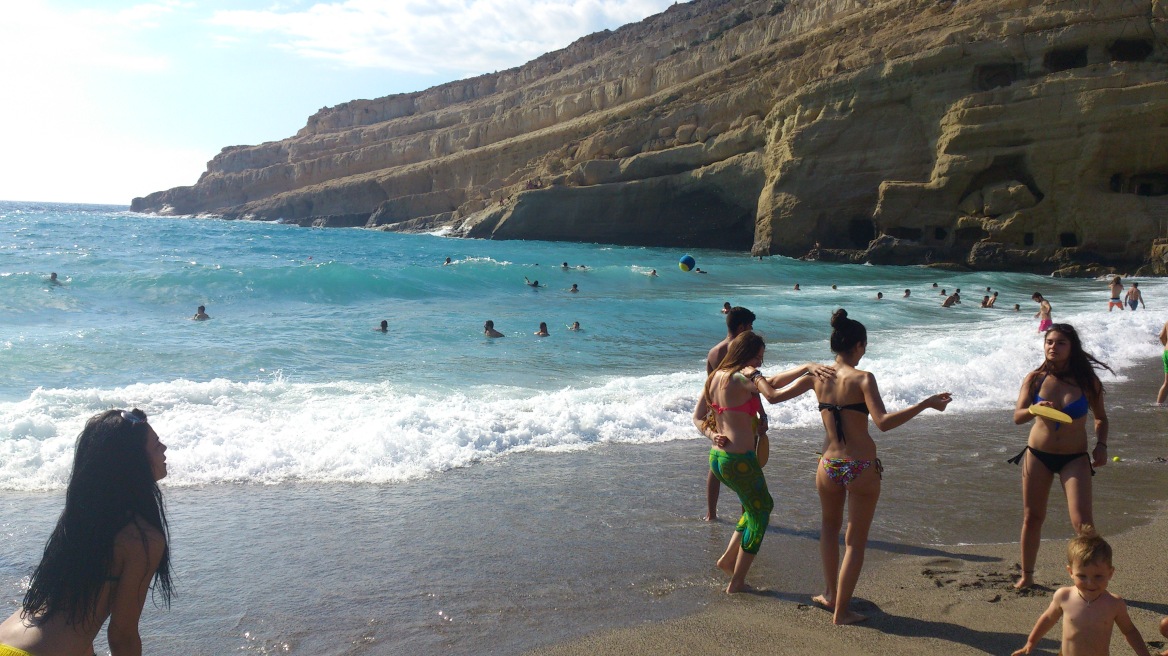 Πλήθος κόσμου συρρέει στο Matala Beach Festival