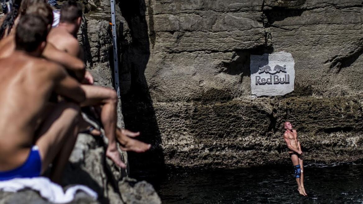 Το Cliff Diving επιστρέφει στο Σπήλαιο του Ερπετού