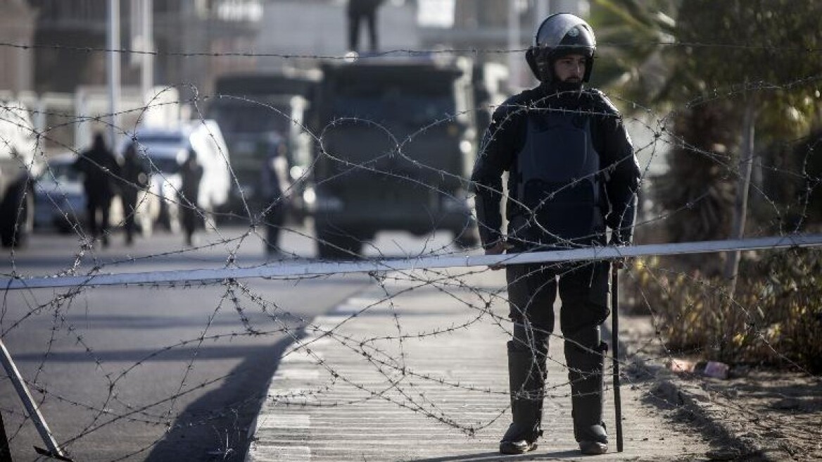 Διπλή βομβιστική έκθεση στο Κάιρο - Δύο αστυνομικοί νεκροί 