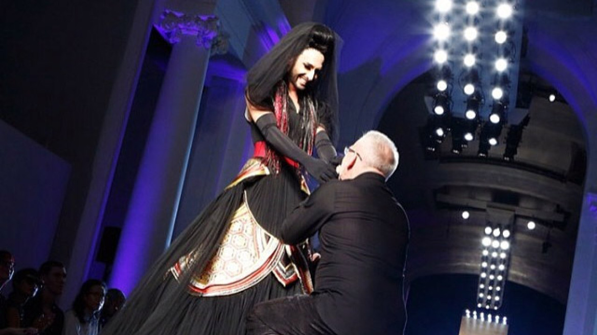 Και η Conchita στο catwalk του Gaultier