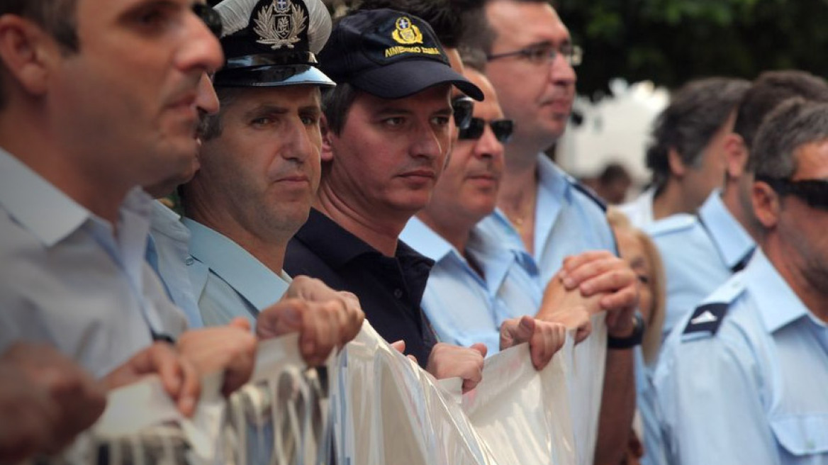 Φόβοι για μαζικές παραιτήσεις σε ένοπλες δυνάμεις και σώματα ασφαλείας