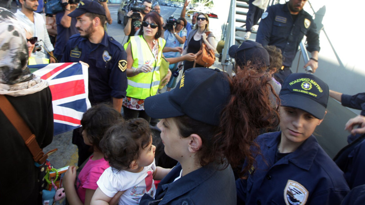 Στον Πειραιά οι διασωθέντες της Λιβύης