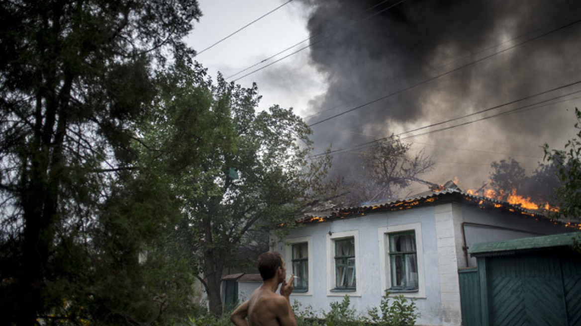 Ουκρανία: Στο Λουγκάνσκ ο στρατός - Μάχες στις συνοικίες της πόλης