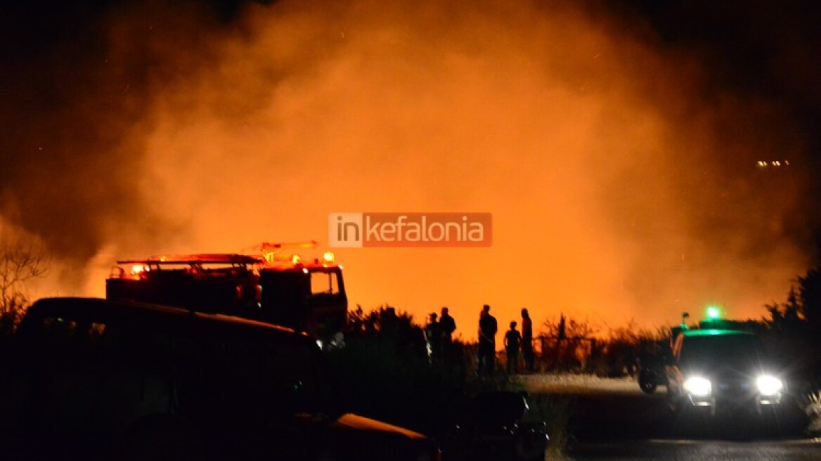 Υπό μερικό έλεγχο η φωτιά στην Κεφαλονιά